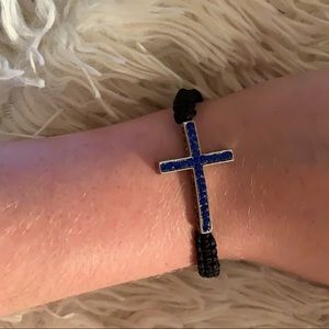 🌸3/25$Cute cross bracelet (NWOT)